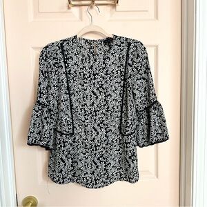 Black and white floral who what wear top